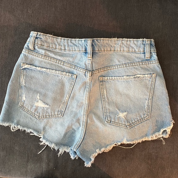 Mid rise Jean shorts - Picture 2 of 2